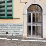 Coverciano Modern Apartment With Patio!