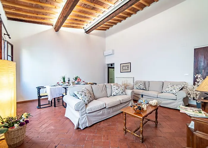 Oltrarno Apartment