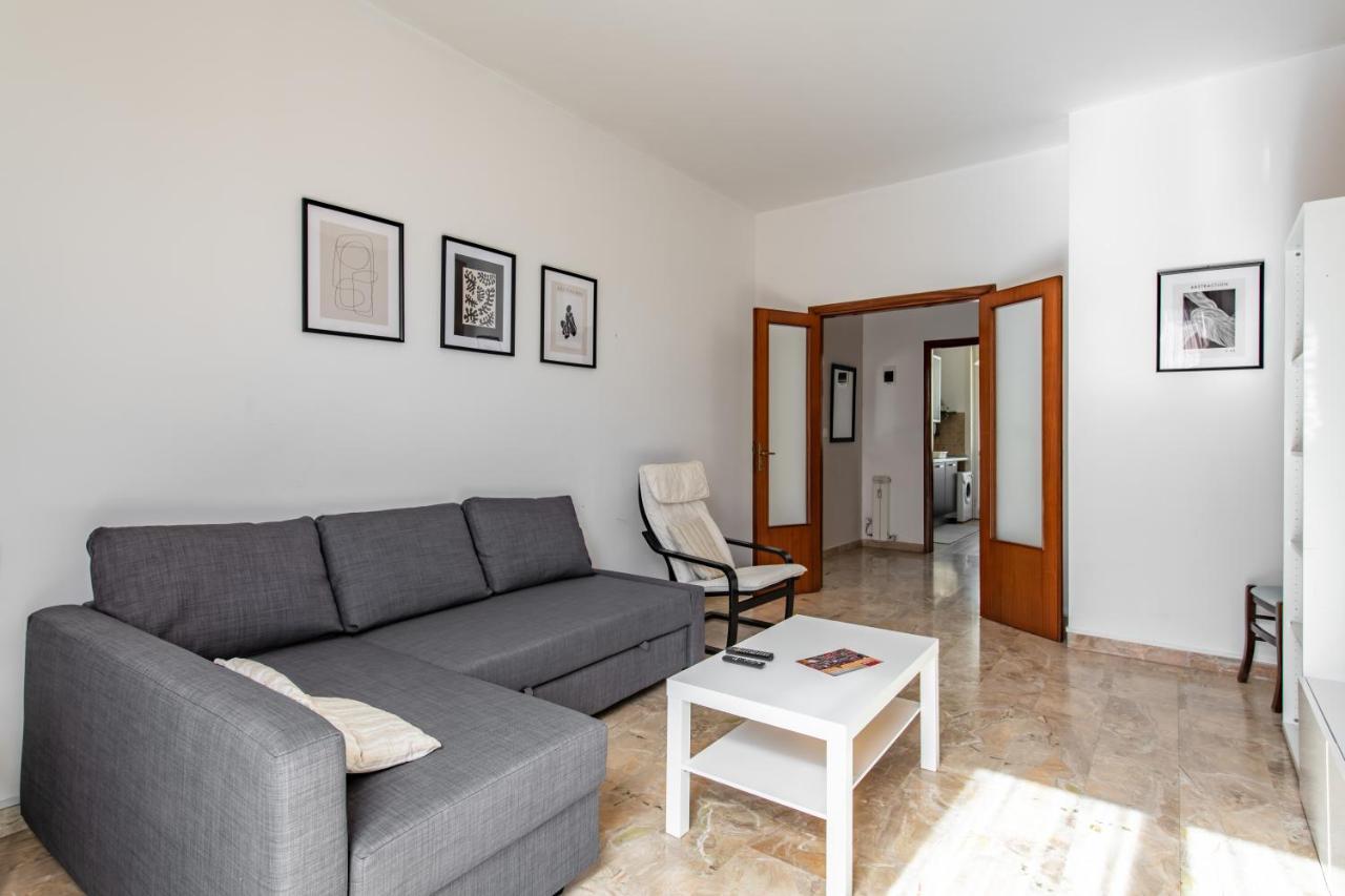 Modern & Bright Apartment! Leilighet *