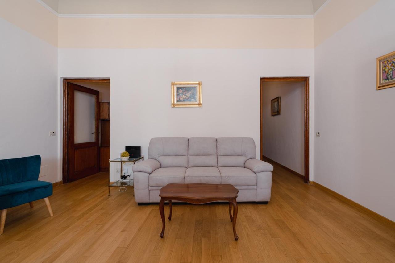 Ghibellina Elegant With 4 Bedrooms Florence