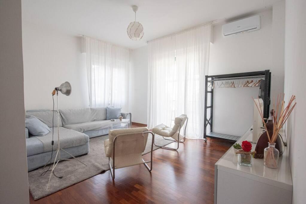 Artisti, Cozy Flat In Florença