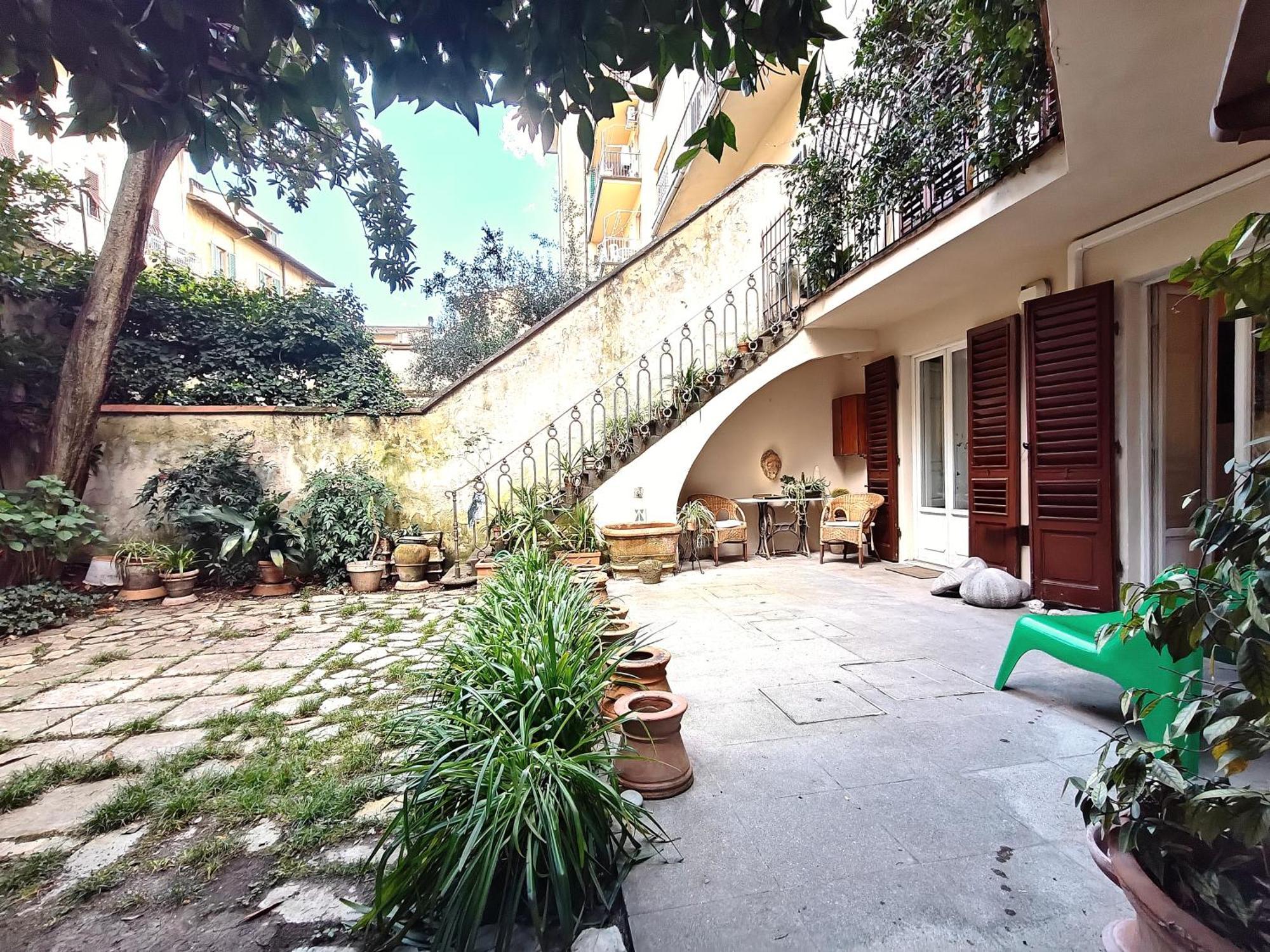 Mazzini Charming Getaway With Courtyard * Firenze