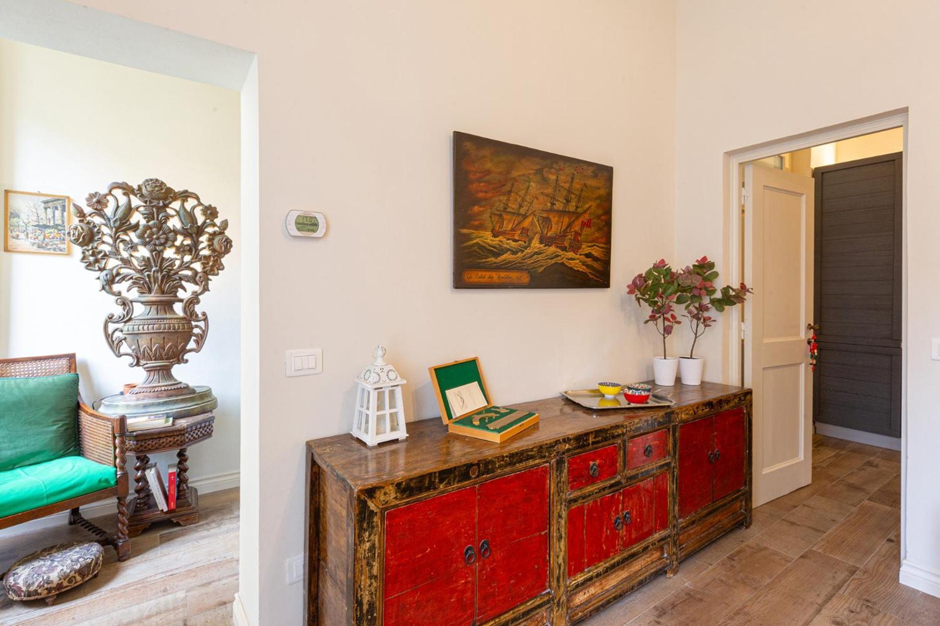 Florence- The Vintage Nook