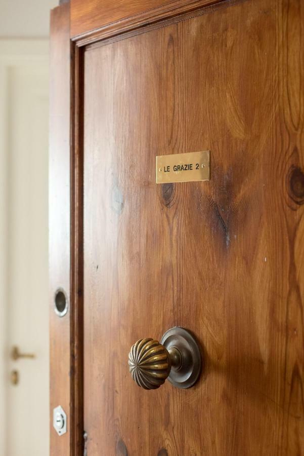 Le Grazie In Superb Location Appartement