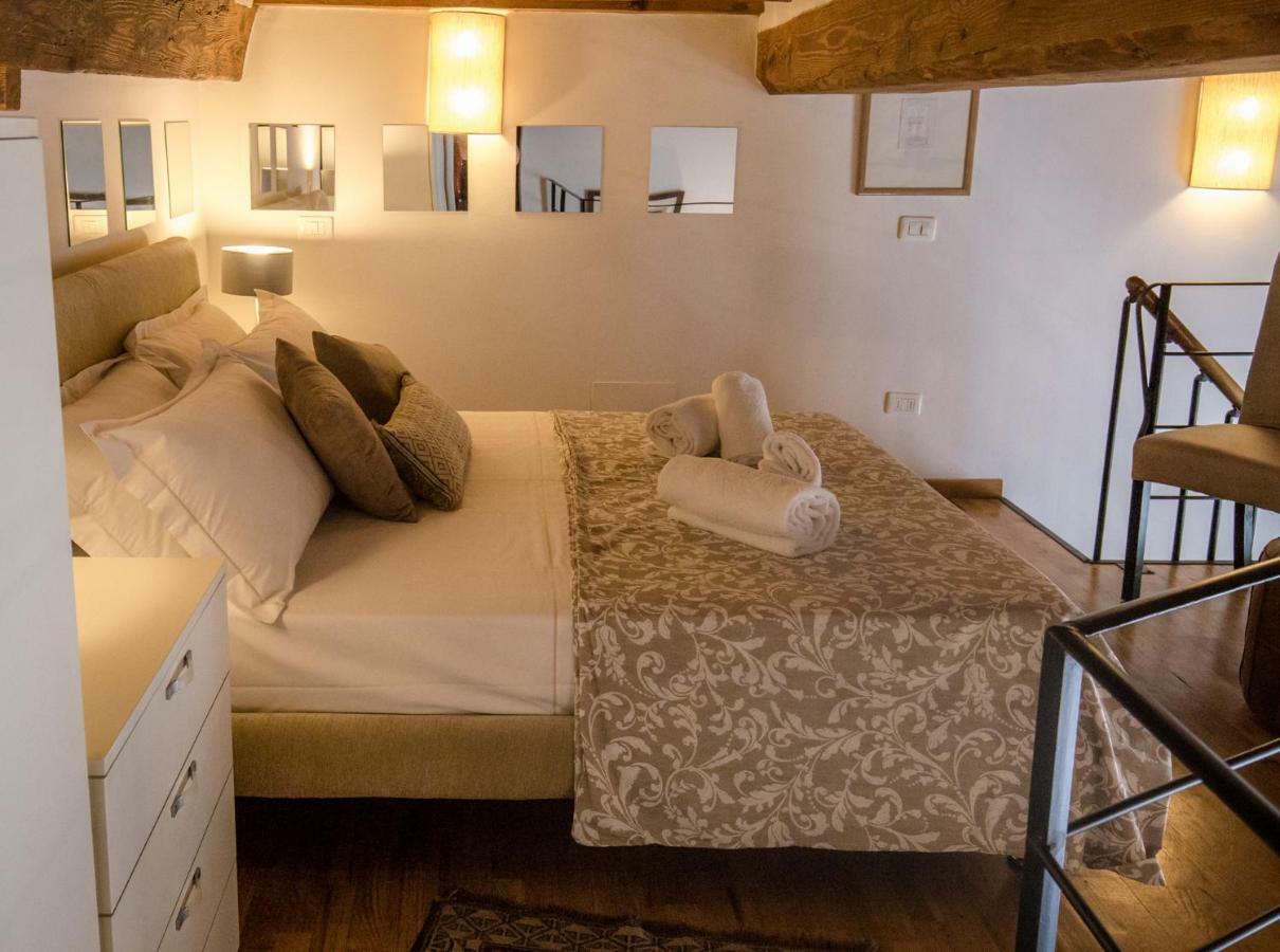 Acacia - The Apartamento *