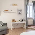 2 Rooms next to a market&Piazza Santa Croce