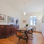Apartments Florence- Biblioteca Apartment With View
