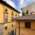 Flora Apartment