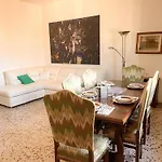 Ponchielli 8 - Vintage Flat
