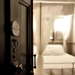 Oltrarno Florence Apartment