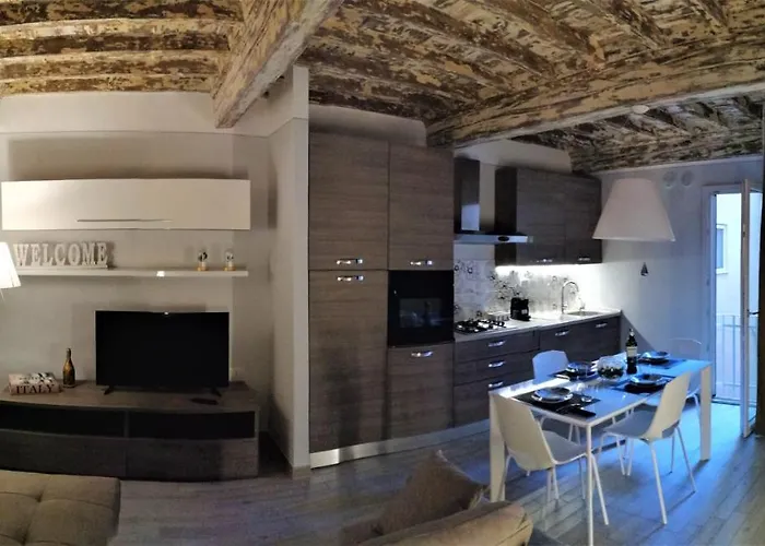 La Casa De Lazarina