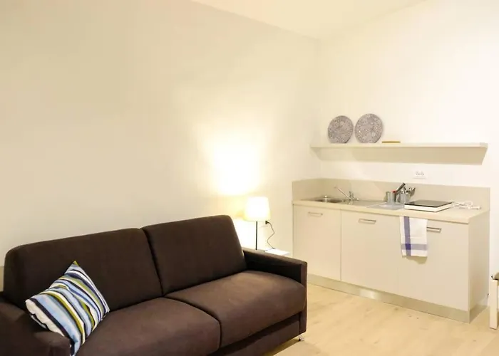 Splendid Two Room Suite