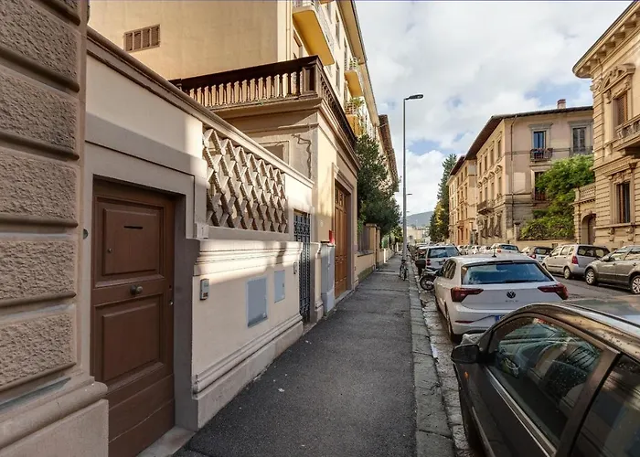Central Berchet With Terrace And Private Entrance