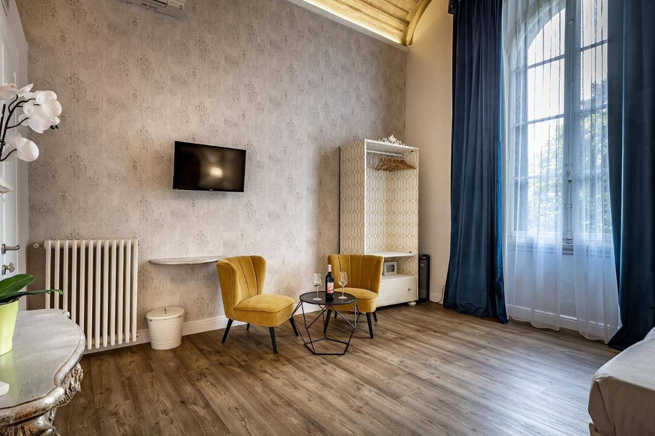 Residenza D'epoca Al Numero 8 Couette-café 3*