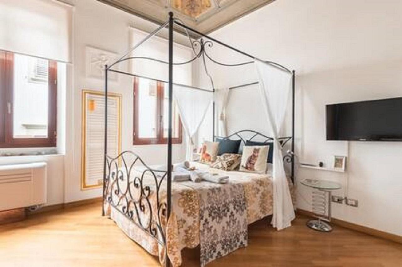 Il Dipinto Sopra I Sogni * Firenze