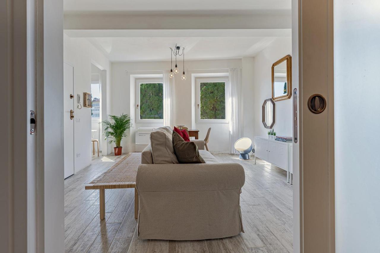 Lejlighed Via Avelli, 4 - Charming - Delightful And Bright 3rd-floor Without Elevator, Overlooking One Of Florence's Beautiful Squares, Exceptionally Located For Exploring The *