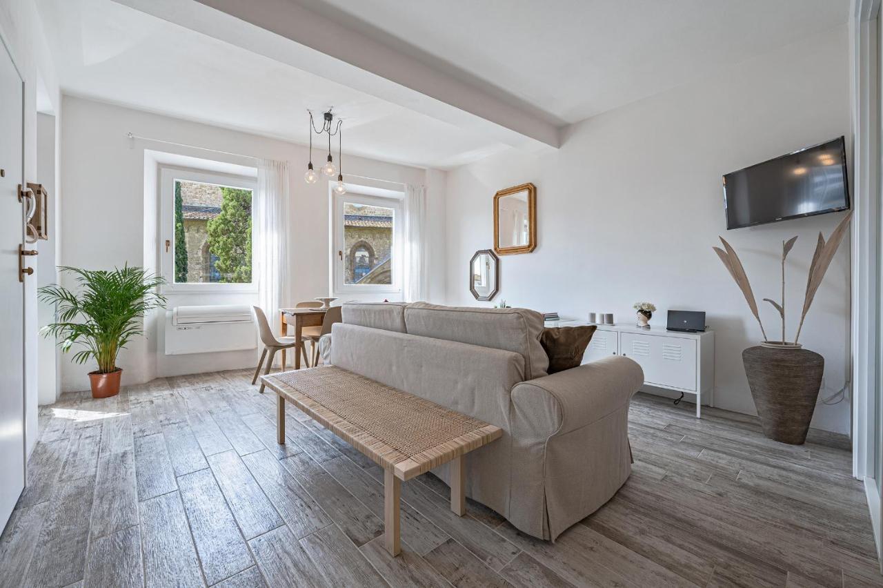 Lejlighed Via Avelli, 4 - Charming - Delightful And Bright 3rd-floor Without Elevator, Overlooking One Of Florence's Beautiful Squares, Exceptionally Located For Exploring The