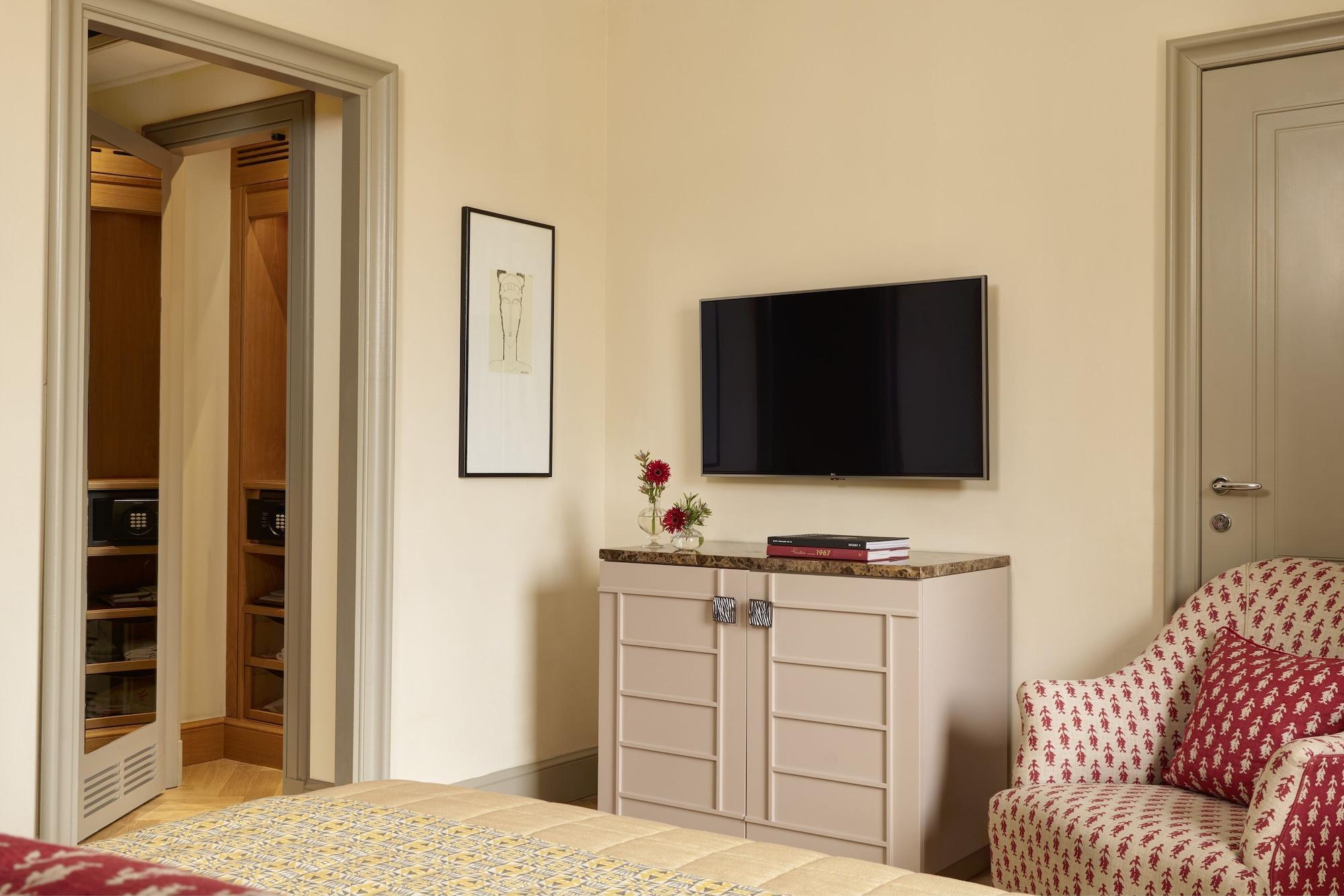Rocco Savoy Hotel
