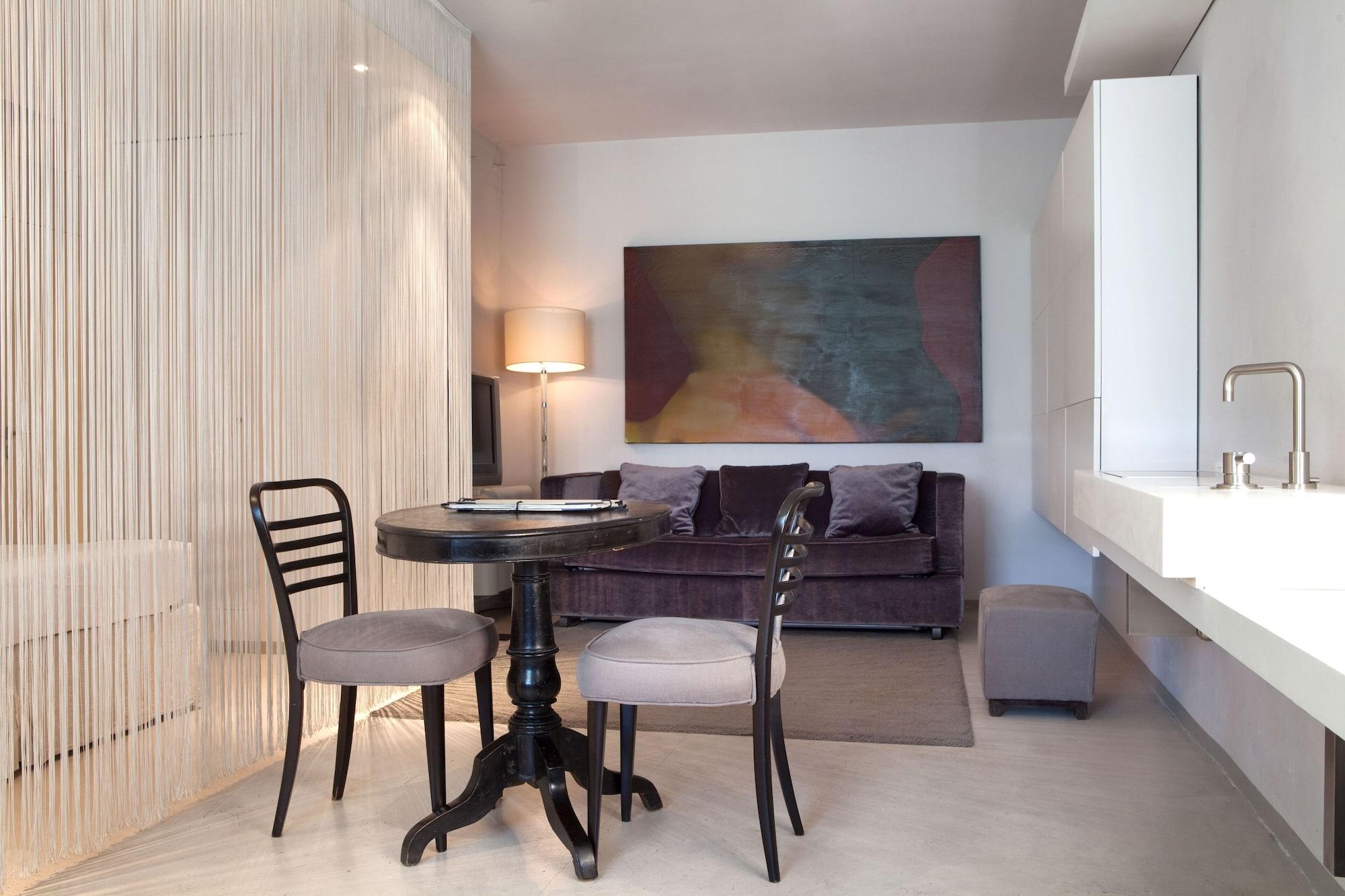 Riva Lofts Aparthotel 4*