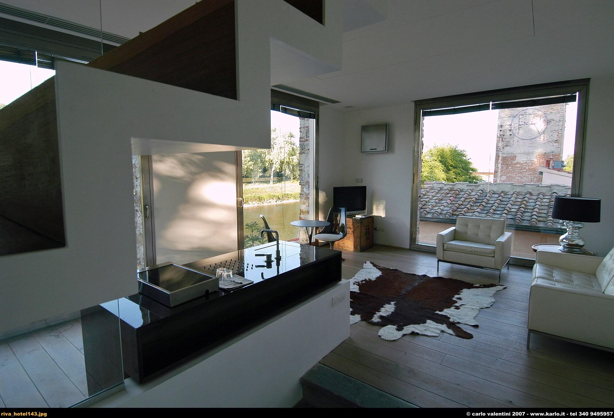 Riva Lofts 4*