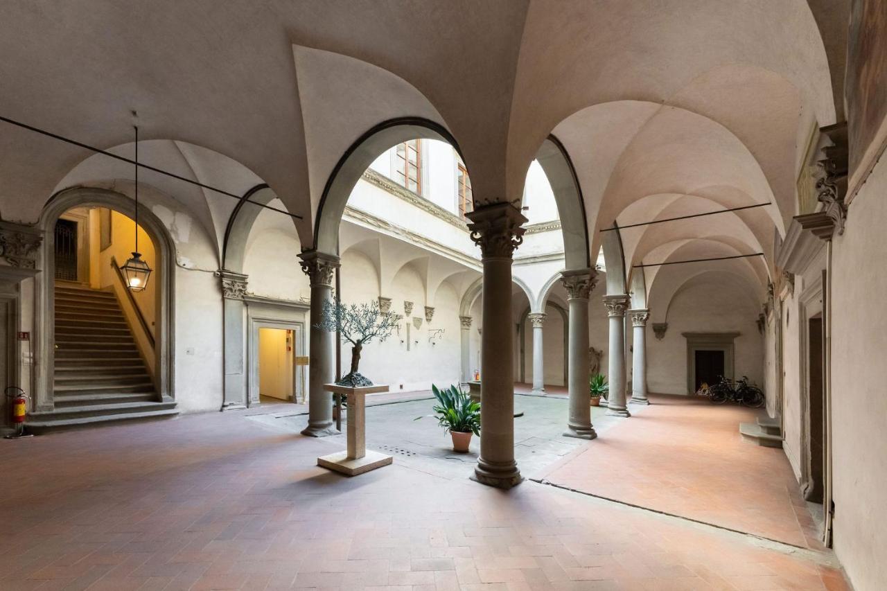 Borgo Santa Croce * Firenze