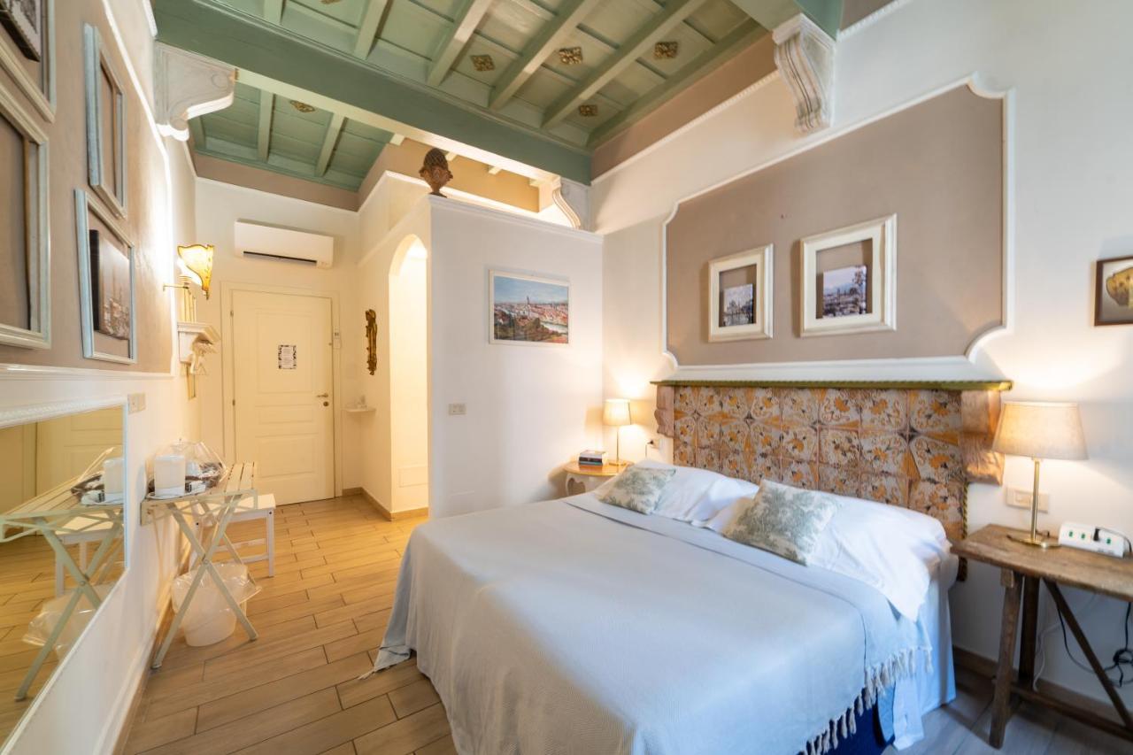 Relais&maison Grand Tour Couette-café 3*
