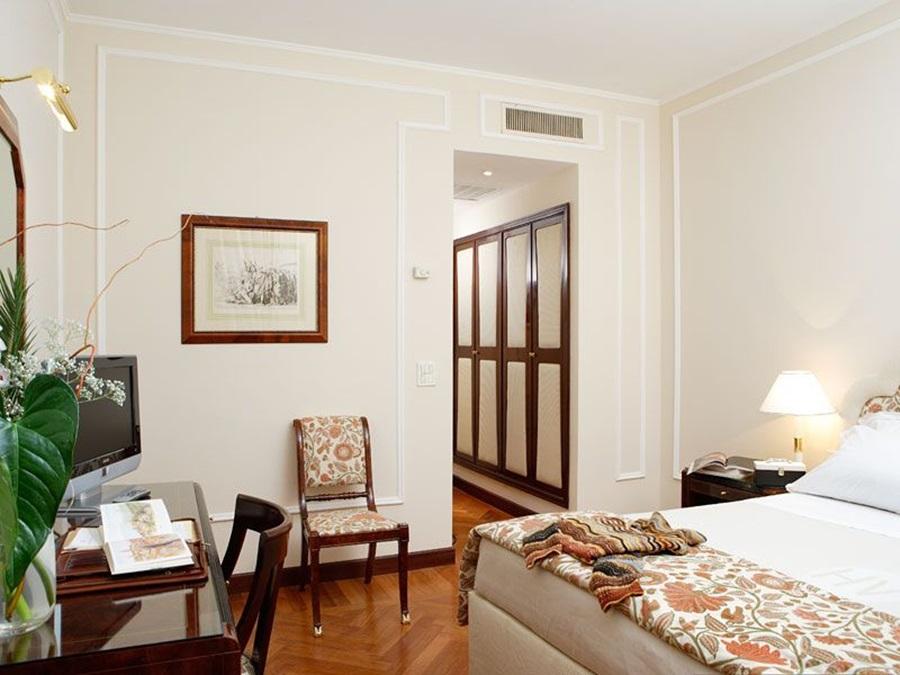 De La Hotel 4*