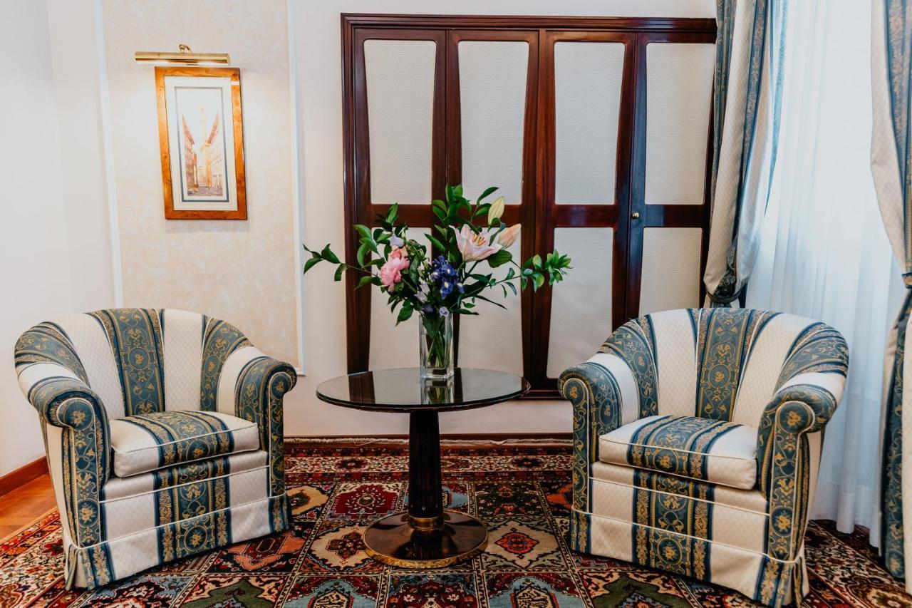 De La Hotel 4*
