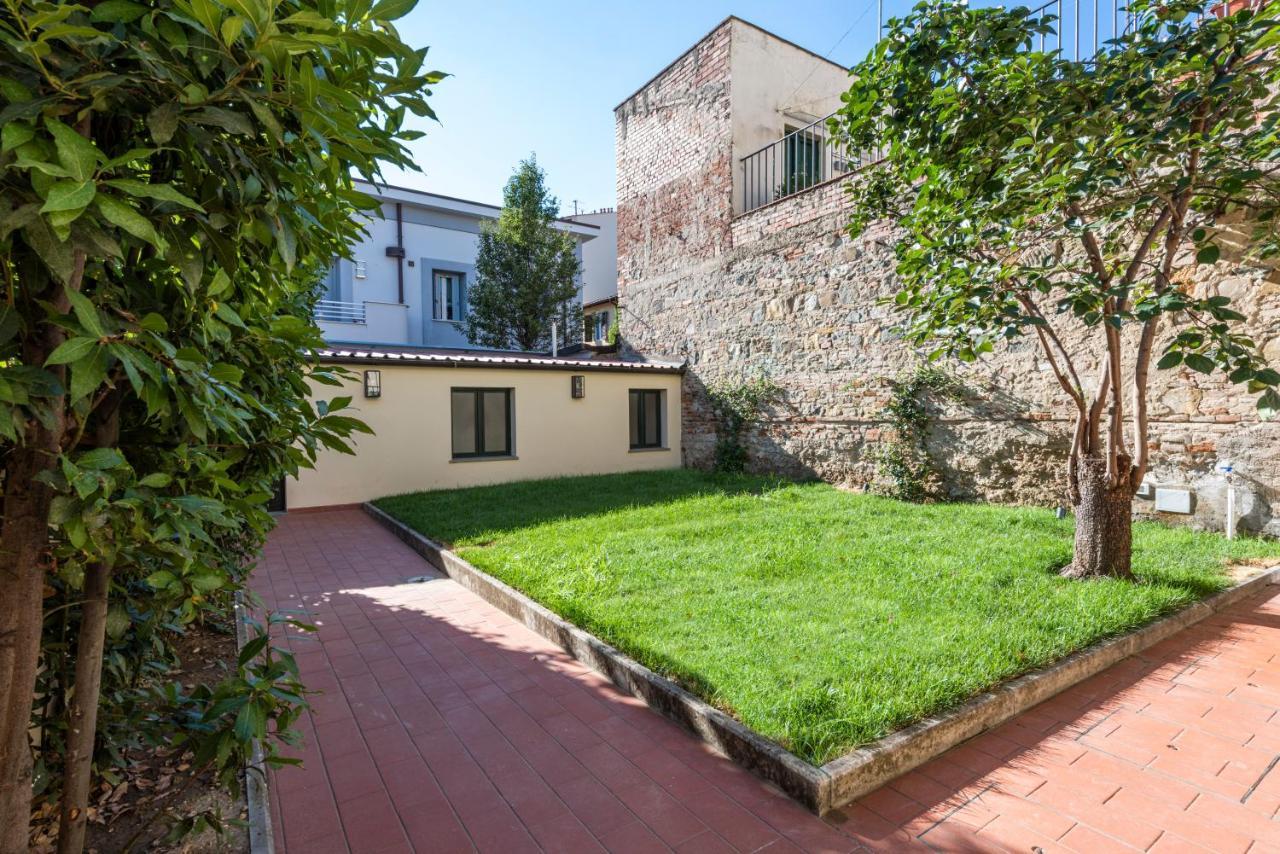 Dimora San Frediano, Oltrarno's Gem With Patio *