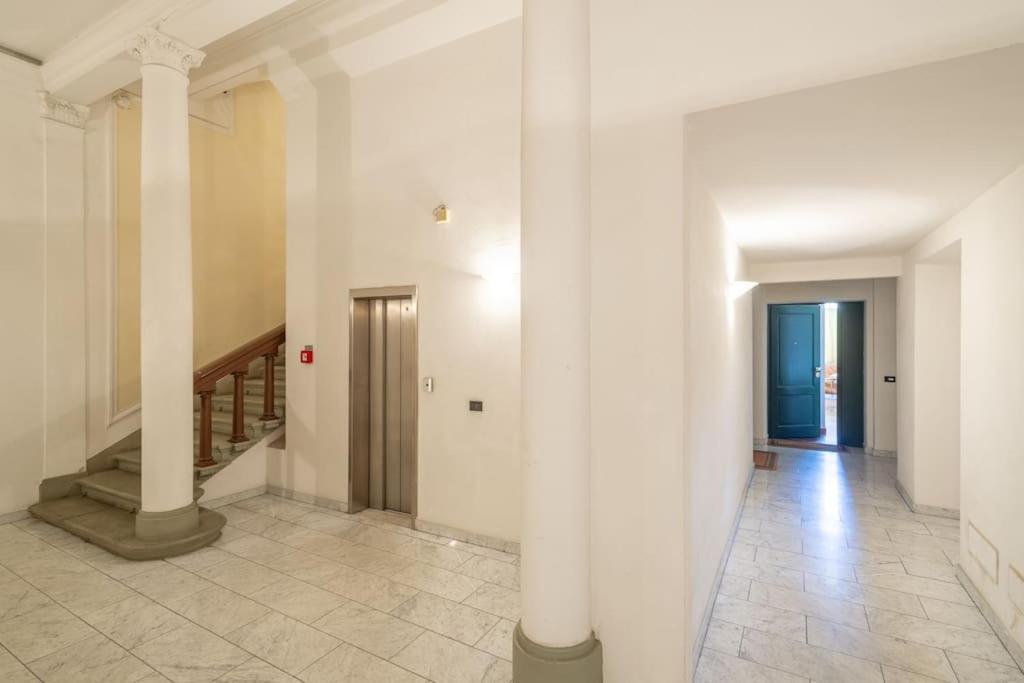 Liberty Veranda W/ Pvt Parking & Garden. Tram Stop Appartement *
