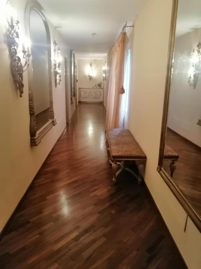 Your In Next To The Train Station Appartement Florence
