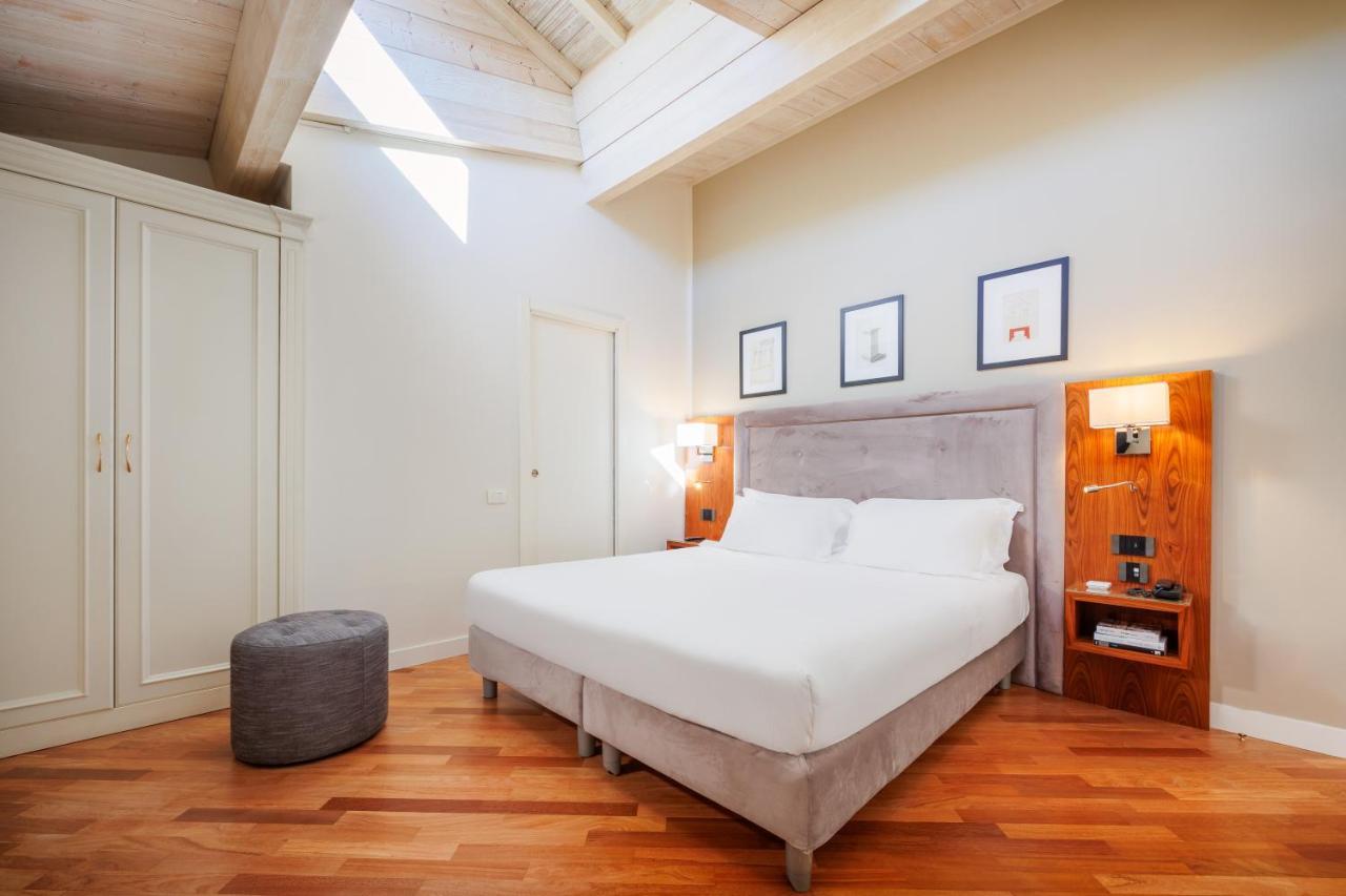 Hotel Embassy 4*