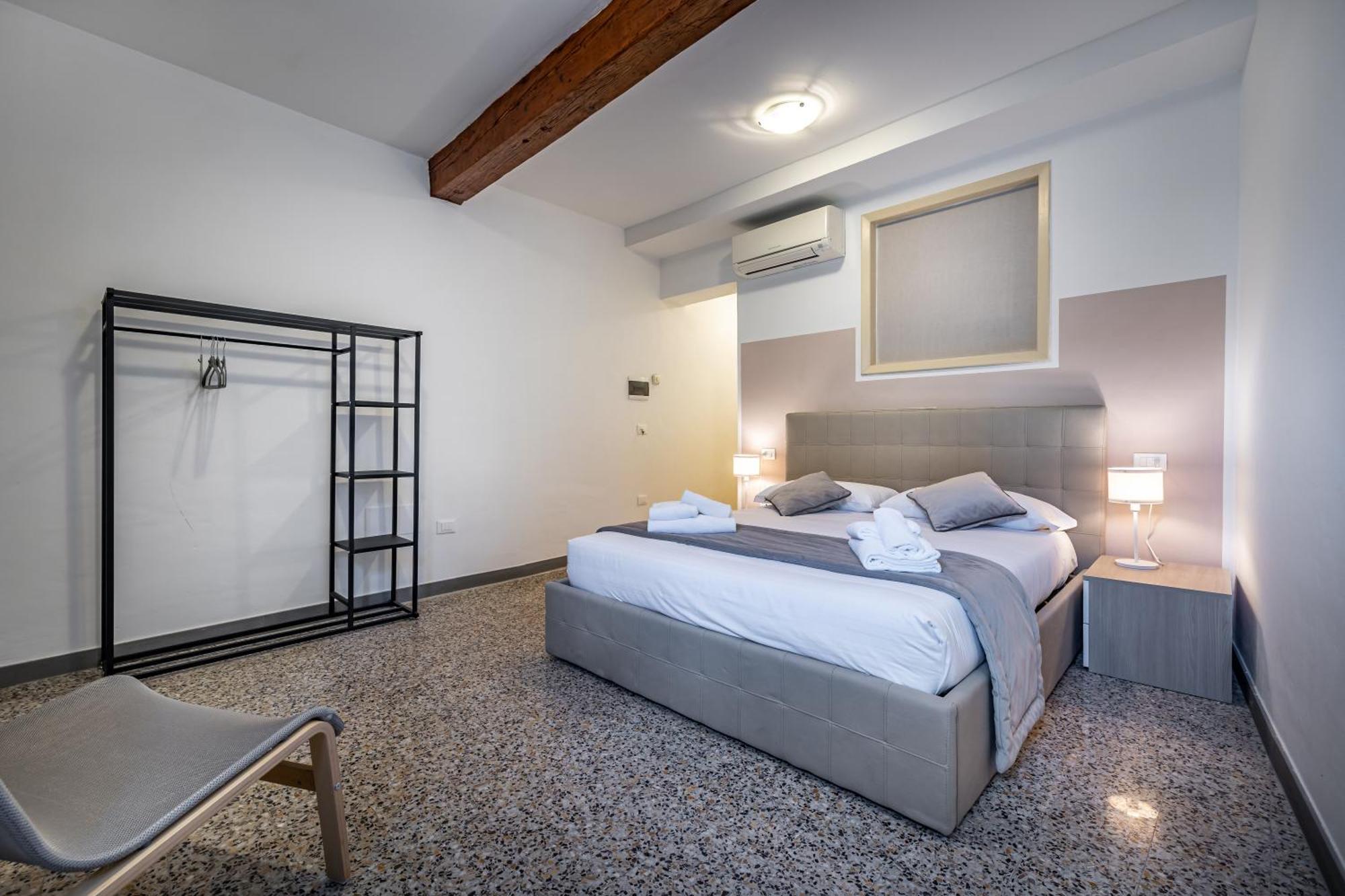 Yid Agnolo Three Bedroom In Lejlighed *