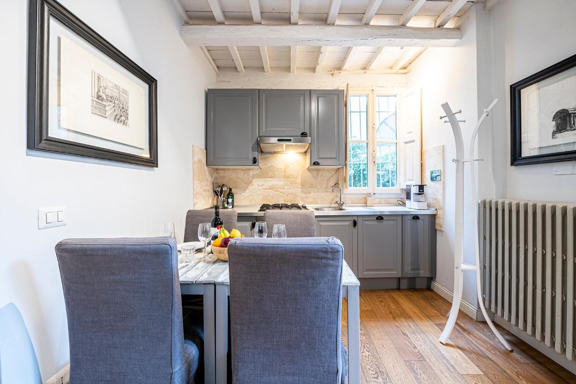 Appartement In Pz. Michelangelo: Due Con Due Bagni Florence