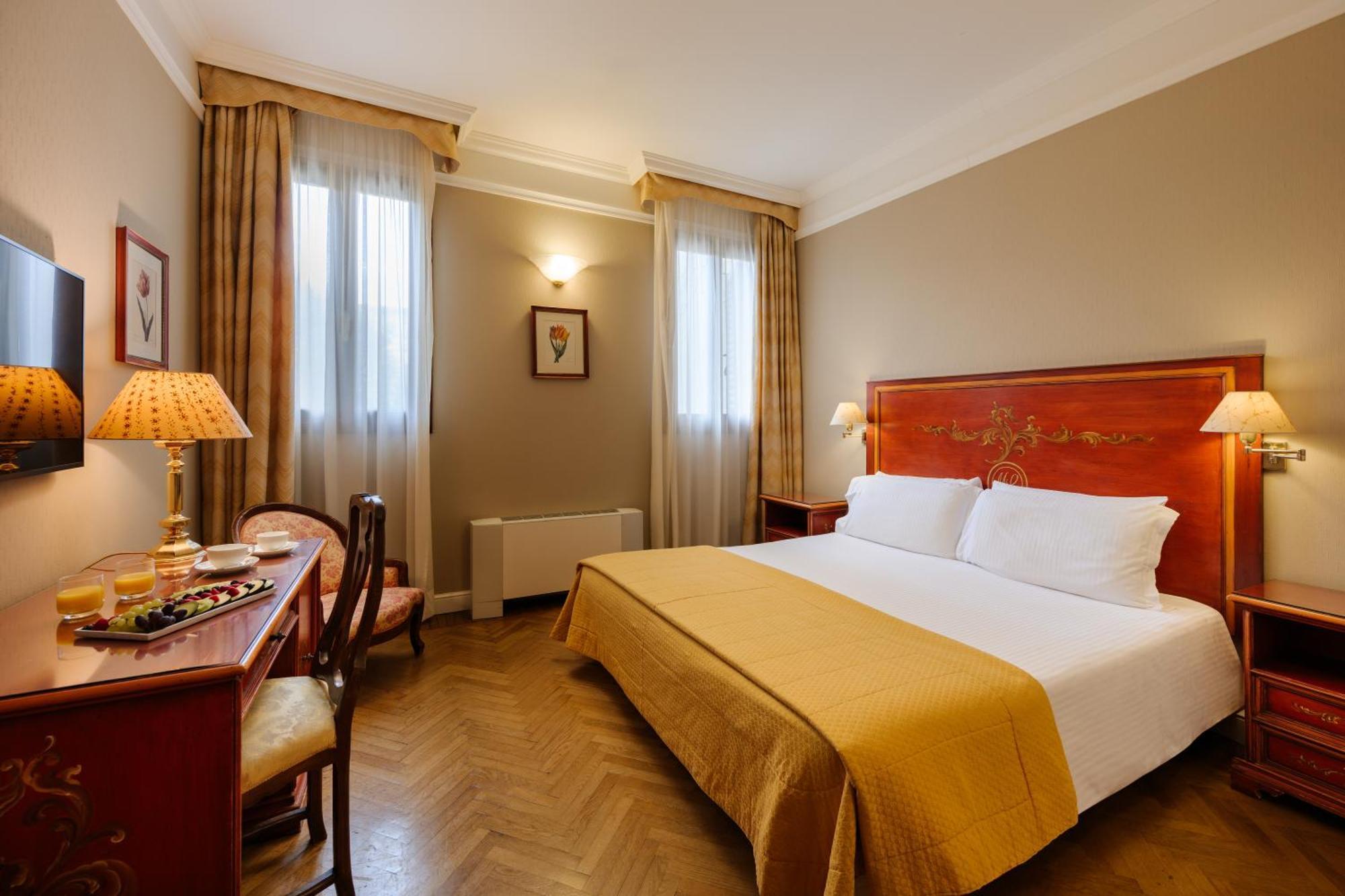 Monna Lisa Hotel 4*