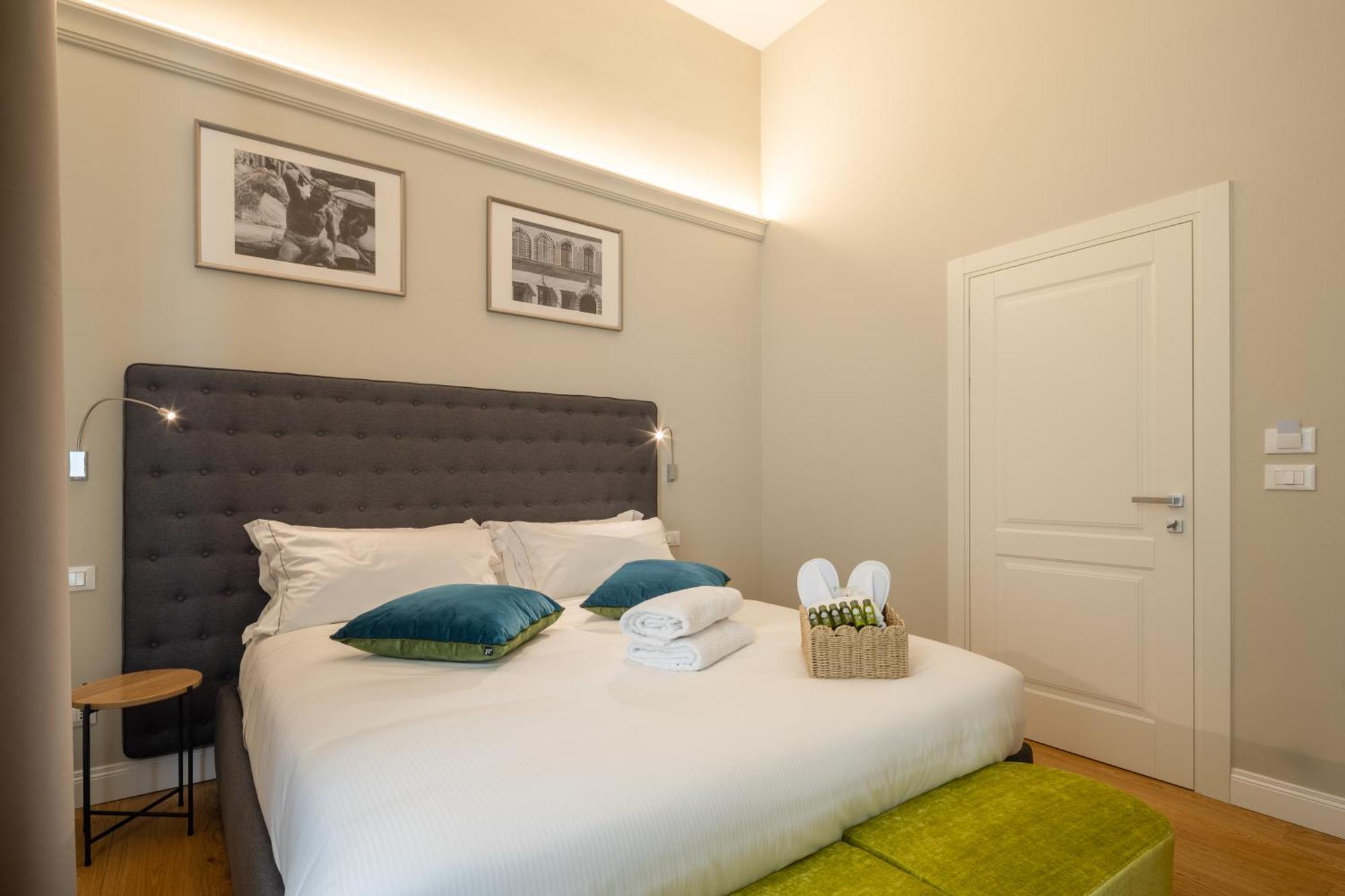 N7 Gjestgiverier Firenze