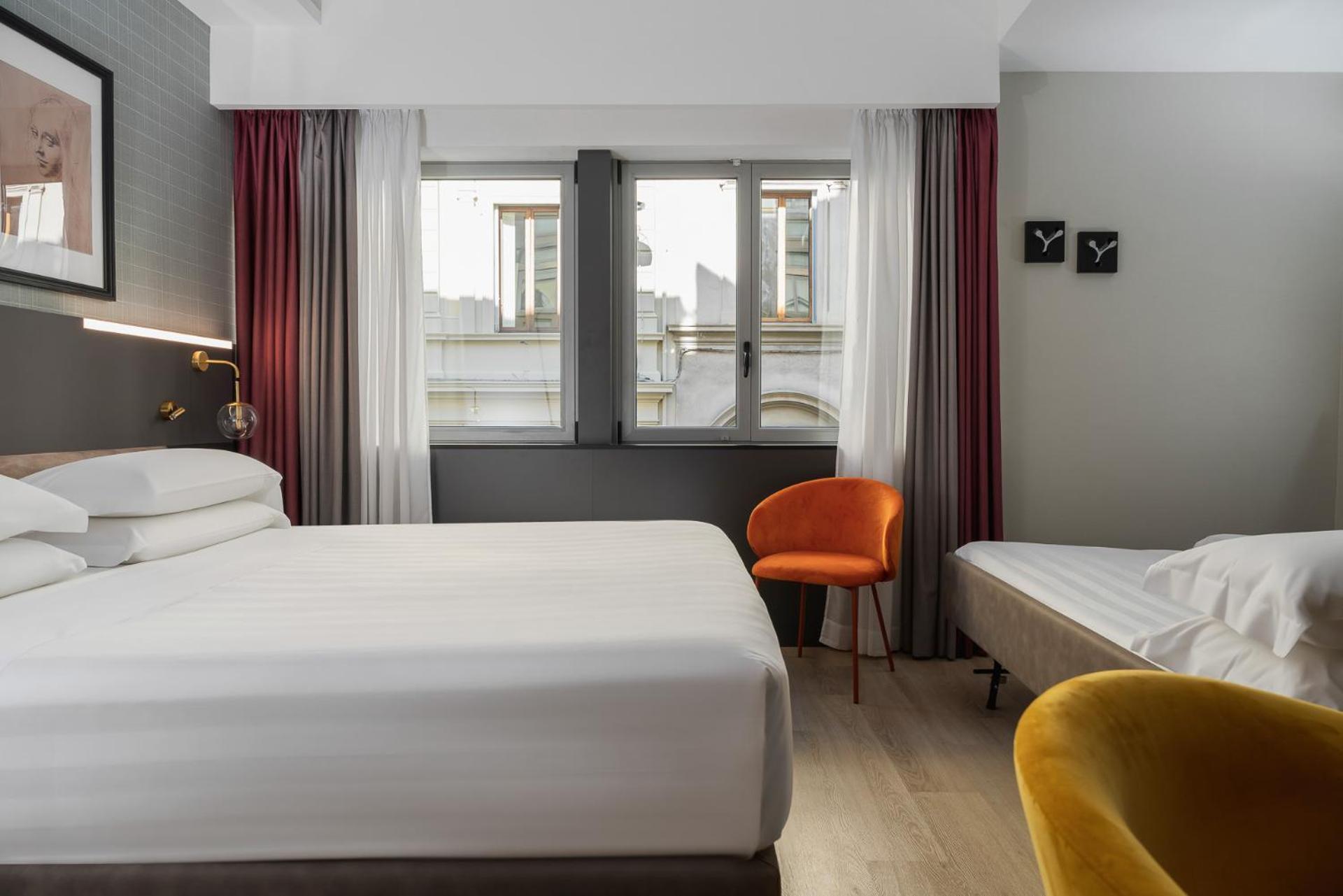 Iq Hotel 4*