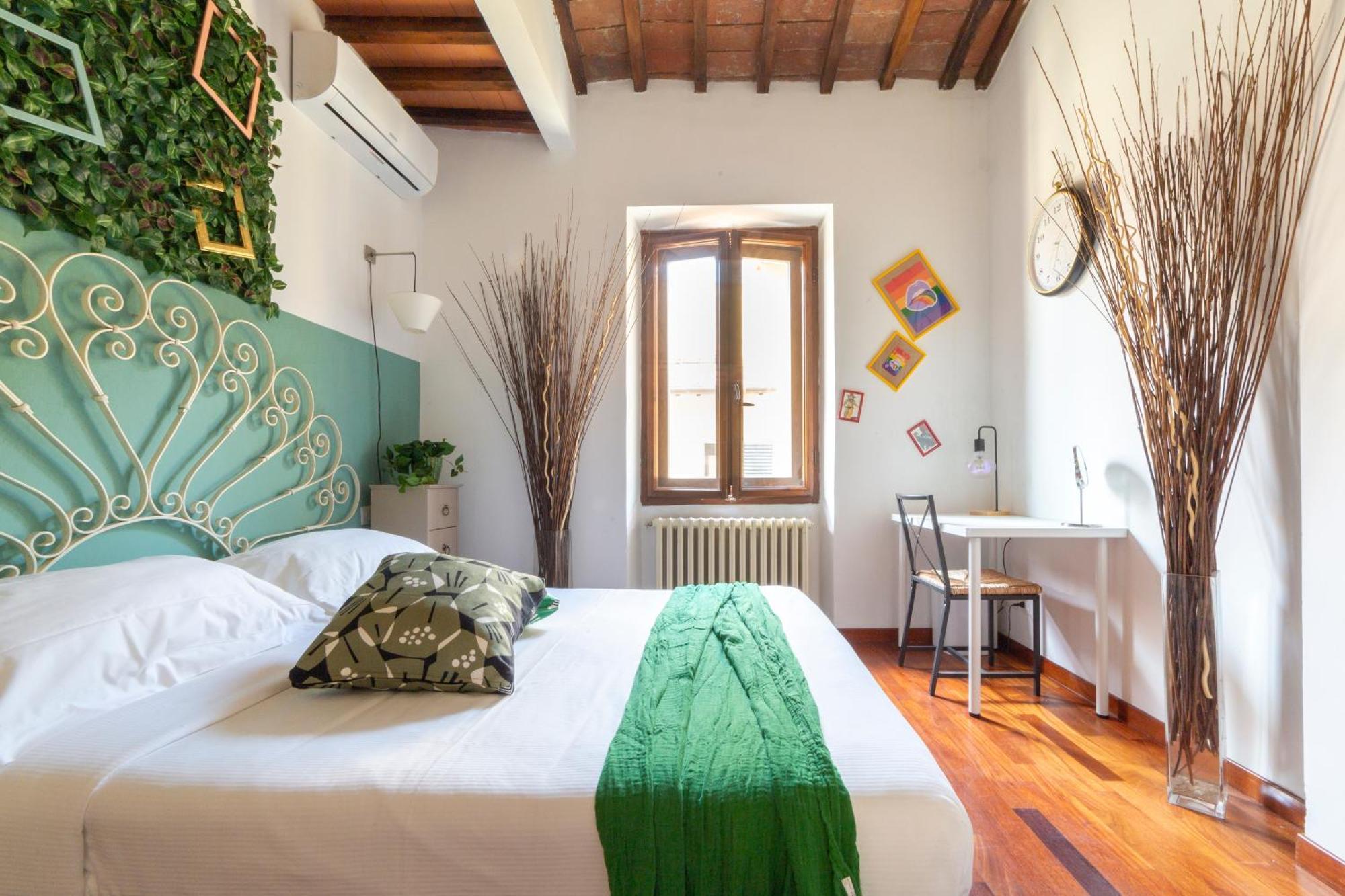 Downtown Colourful Flat Close To The Railway Appartement Florence