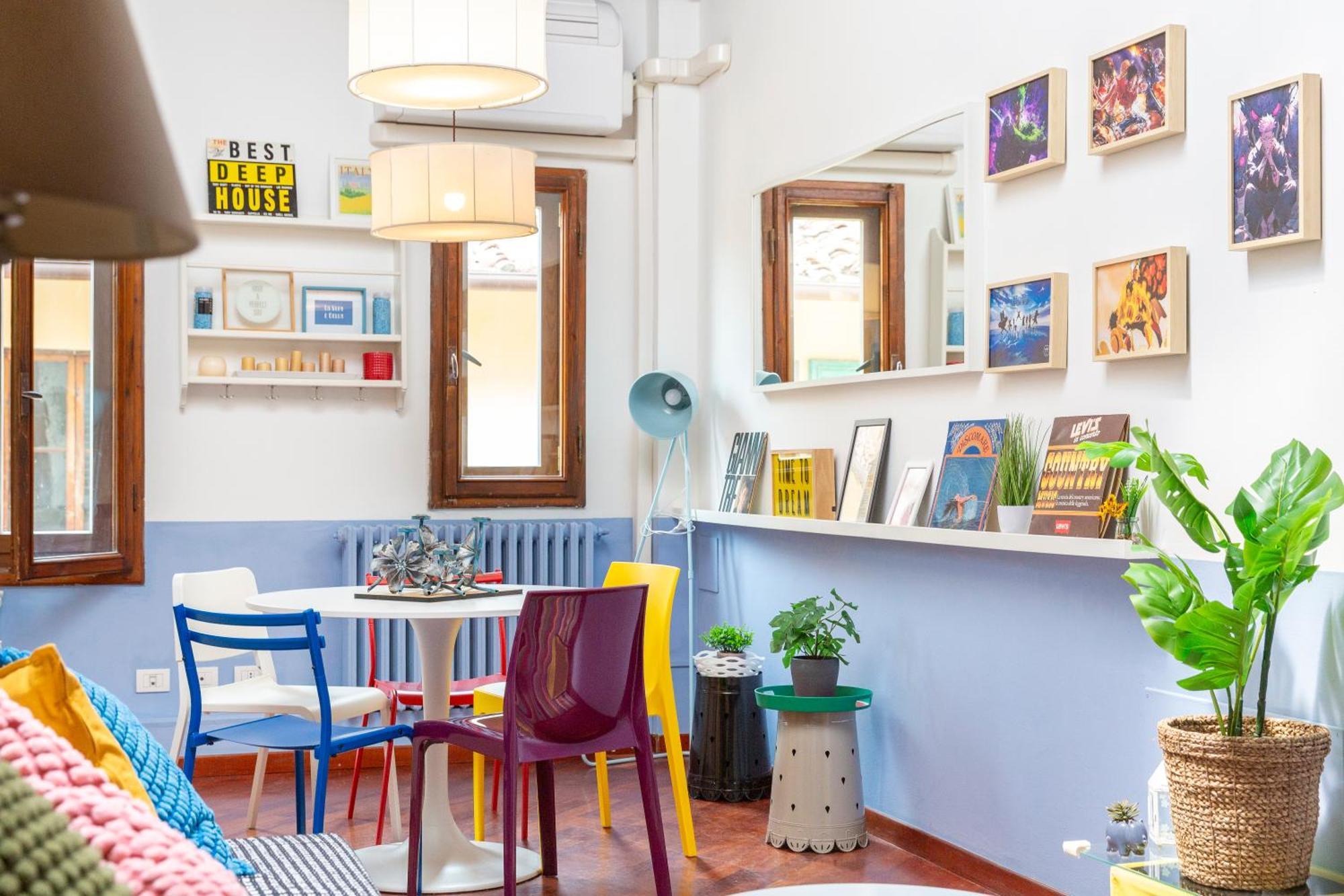Appartement Downtown Colourful Flat Close To The Railway *