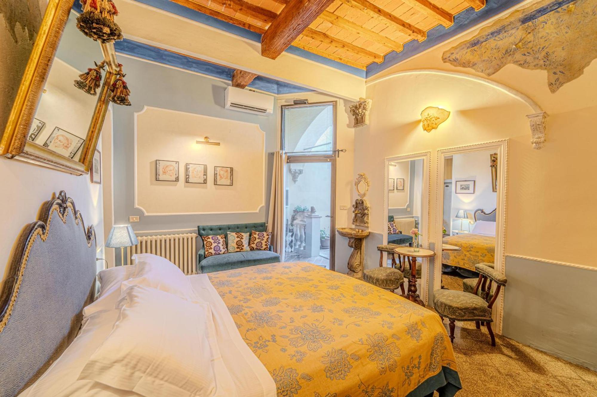 Relais&maison Grand Tour Couette-café 3*