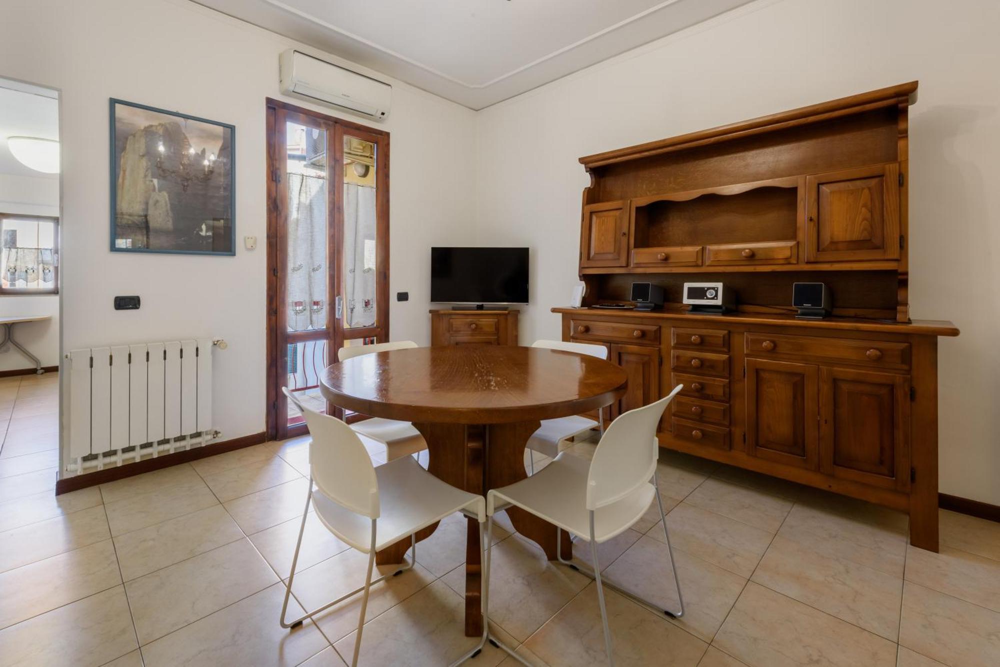 Santa Croce's Vintage By Mmega