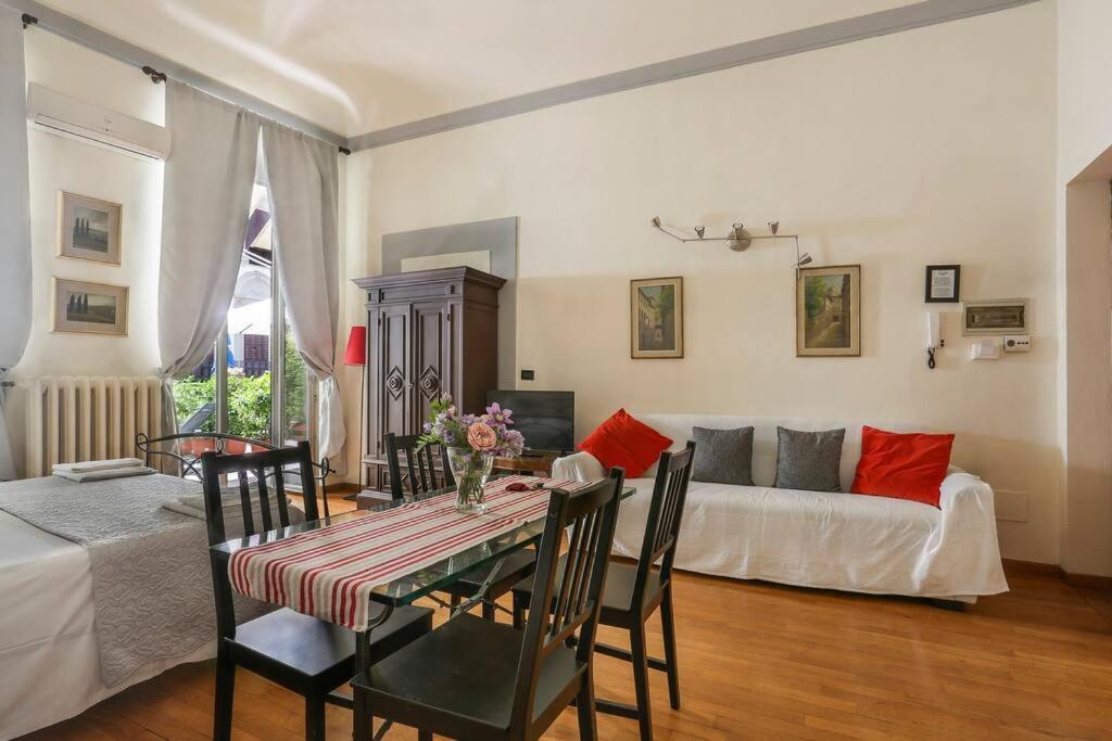 Appartamento Next To The Duomo Of Florence, Lorenzo, With Private Terrace