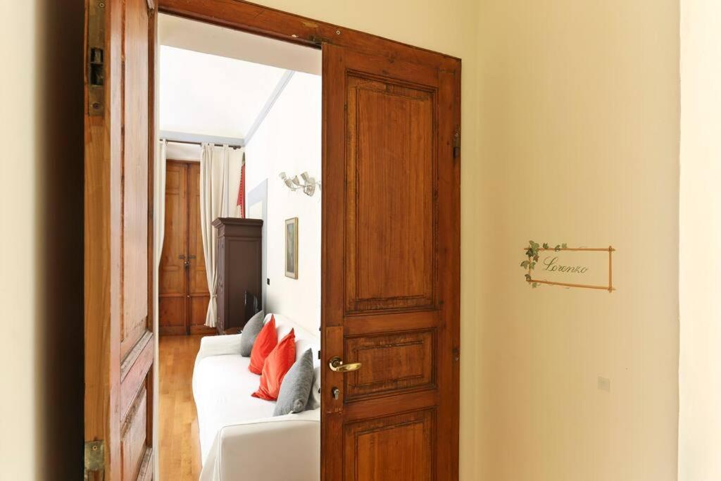 Appartamento Next To The Duomo Of Florence, Lorenzo, With Private Terrace Firenze