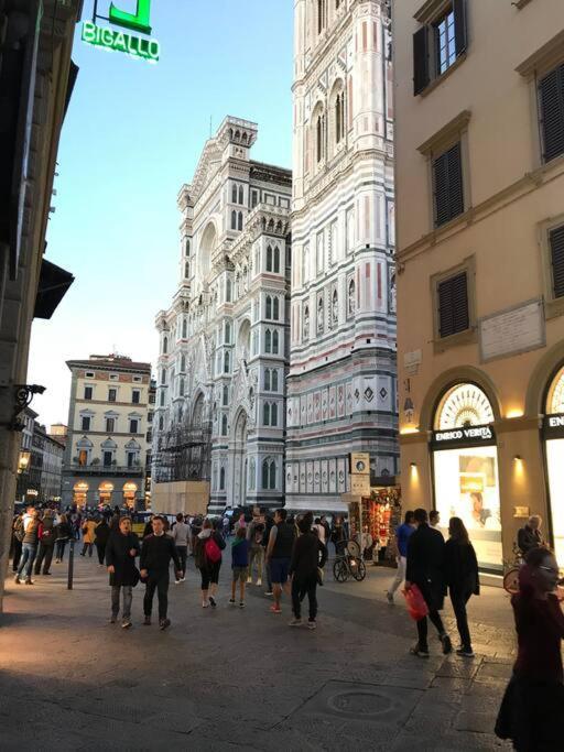 Next To The Duomo Of Florence, Lorenzo, With Private Terrace Appartamento