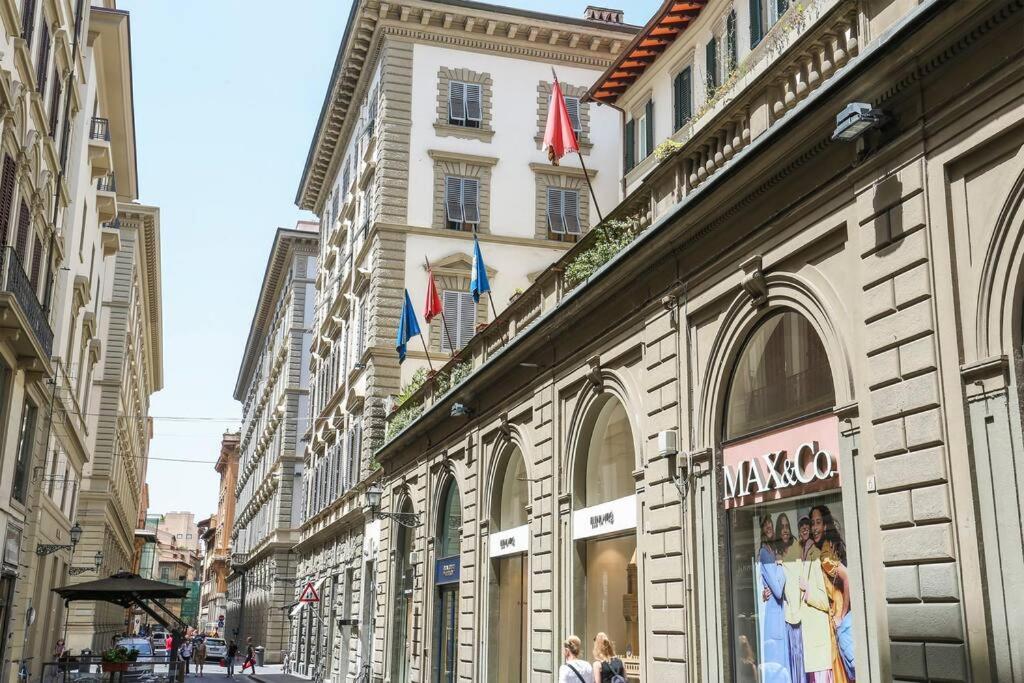 Appartamento Next To The Duomo Of Florence, Lorenzo, With Private Terrace
