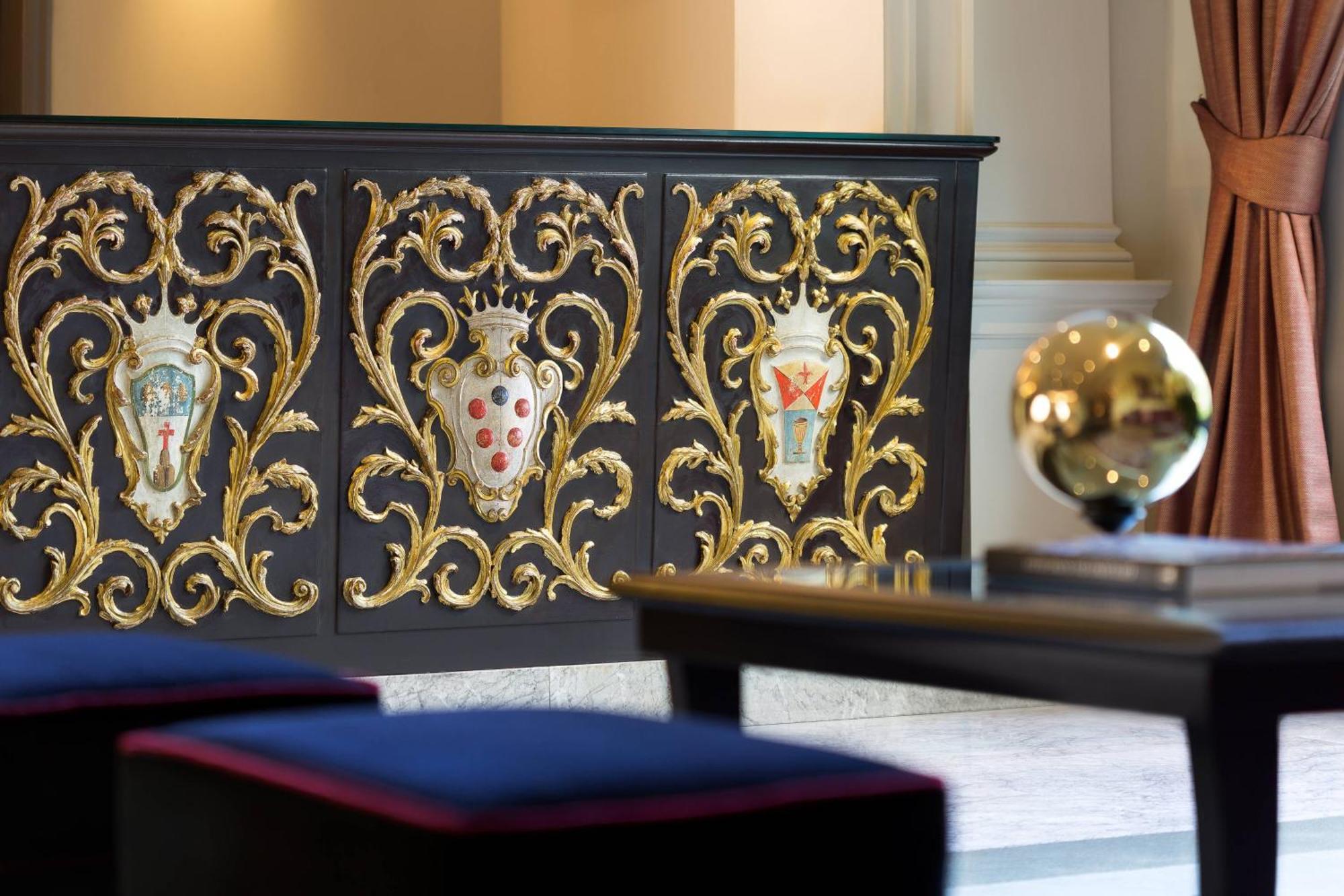 Sina Medici, Autograph Collection