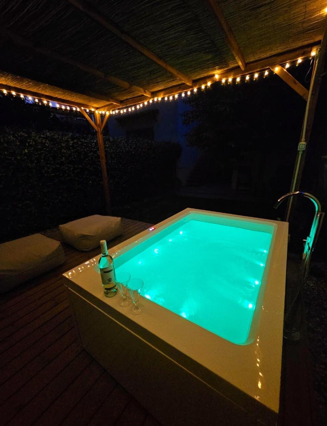 Lejlighed Florart Boutique Apartment, Giardino E Vasca Idro *