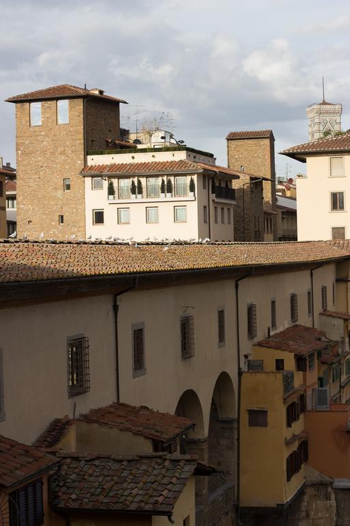 Ponte Vecchio 3 Bedroom Appartamento Firenze