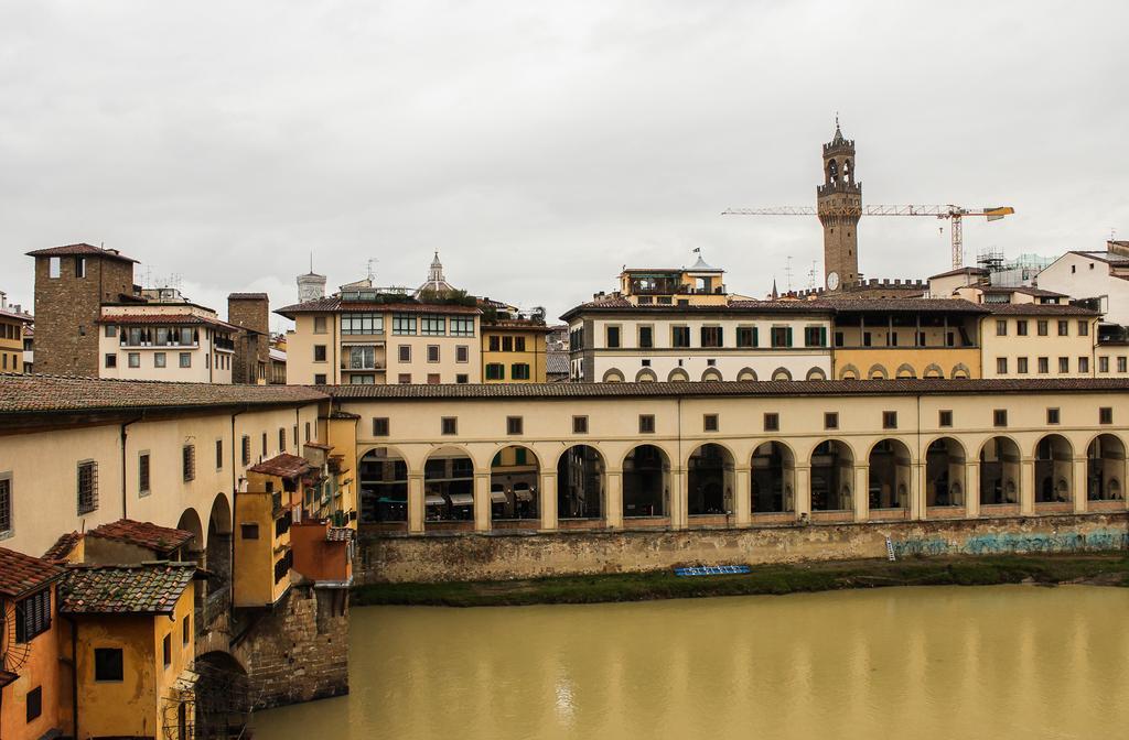 Ponte Vecchio 3 Bedroom Appartamento