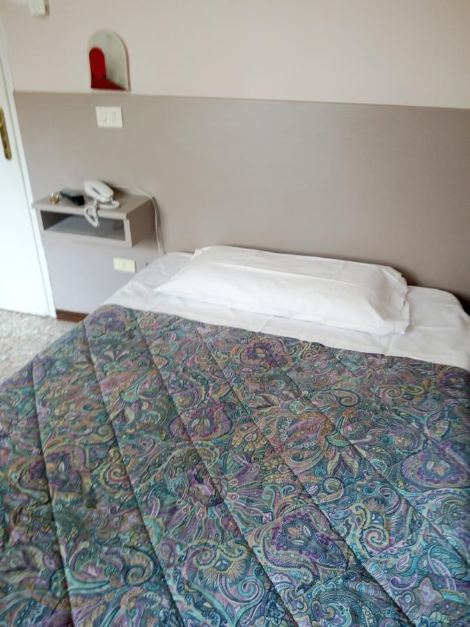 Lorena Hotel